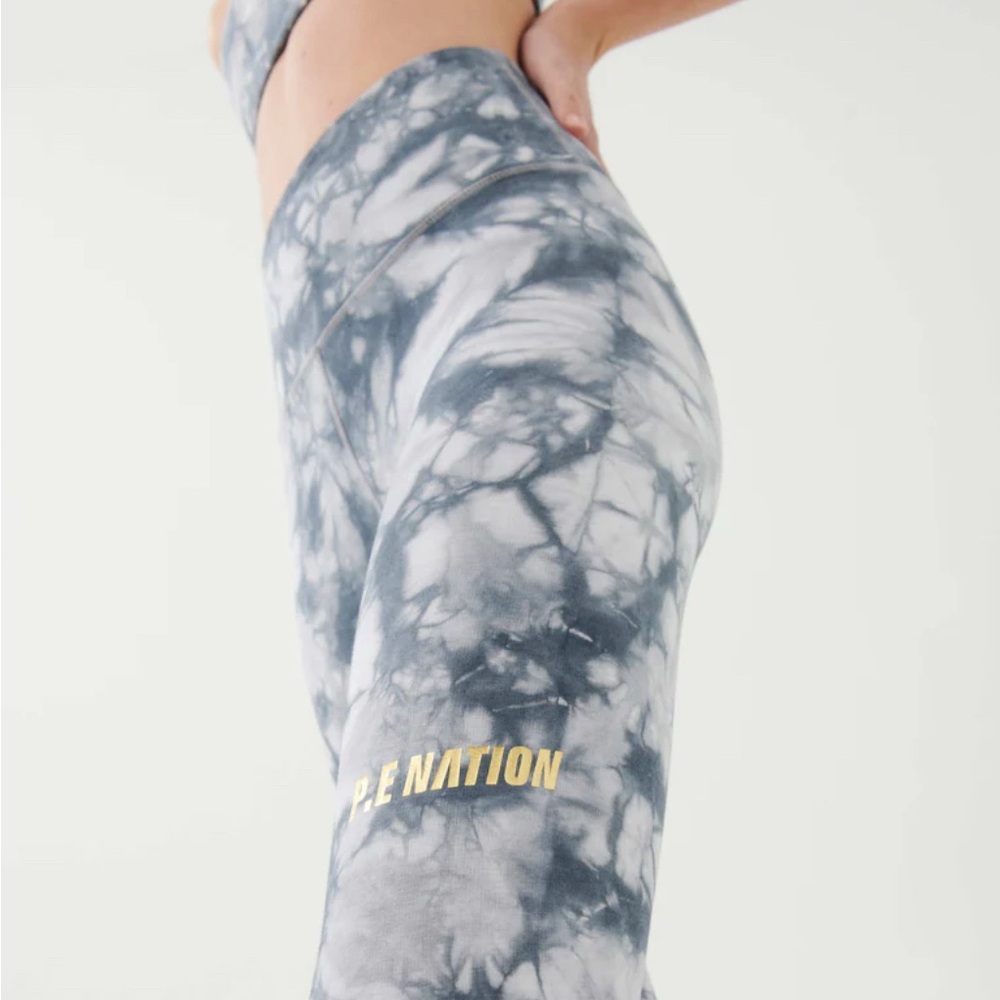 PE Nation- Ascend Legging Dark Shadow, Medium